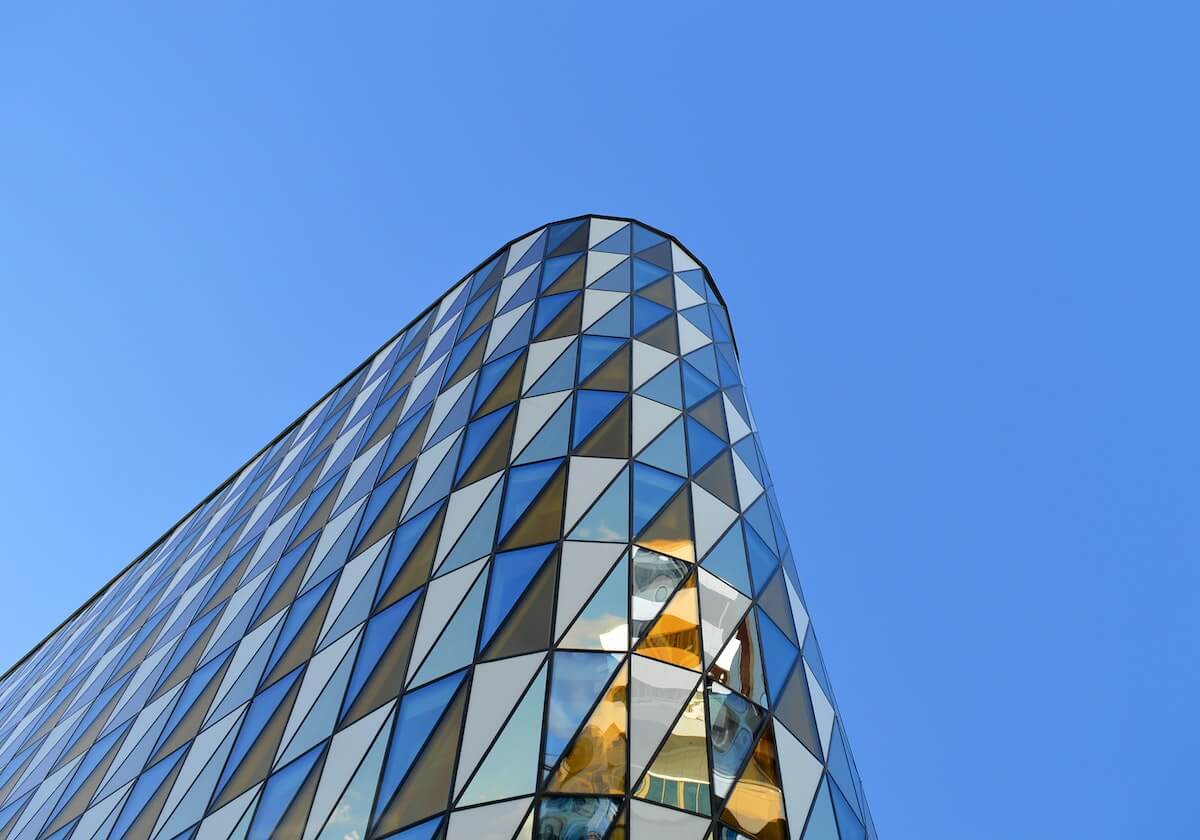 bob半岛体育-【欧冠】C罗2点射 麦肯尼破门 尤文3比0巴萨夺头名