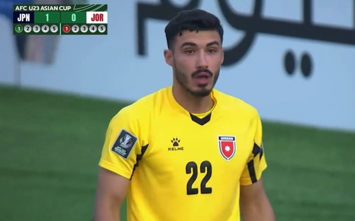 bob半岛体育官方网站-提前开香槟！约旦门将扑了下日本罚点挥拳庆祝，结果皮球弹进球网