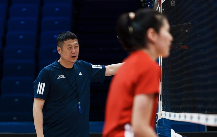 bob半岛体育平台-中国女排队长鼓励年轻队员：“光脚的不怕穿鞋的”|龚翔宇|南京站|世界女排联赛|赵勇|女排联赛_新浪新闻